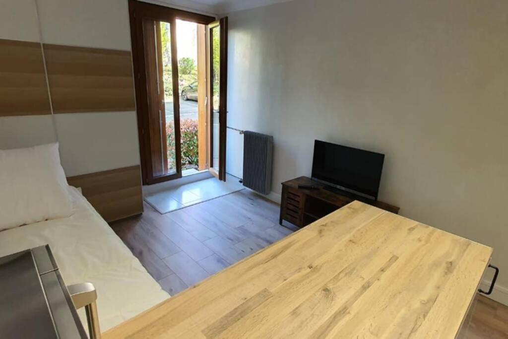 Apartment Rambouillet, Studio, Proche Gare Et Chateau